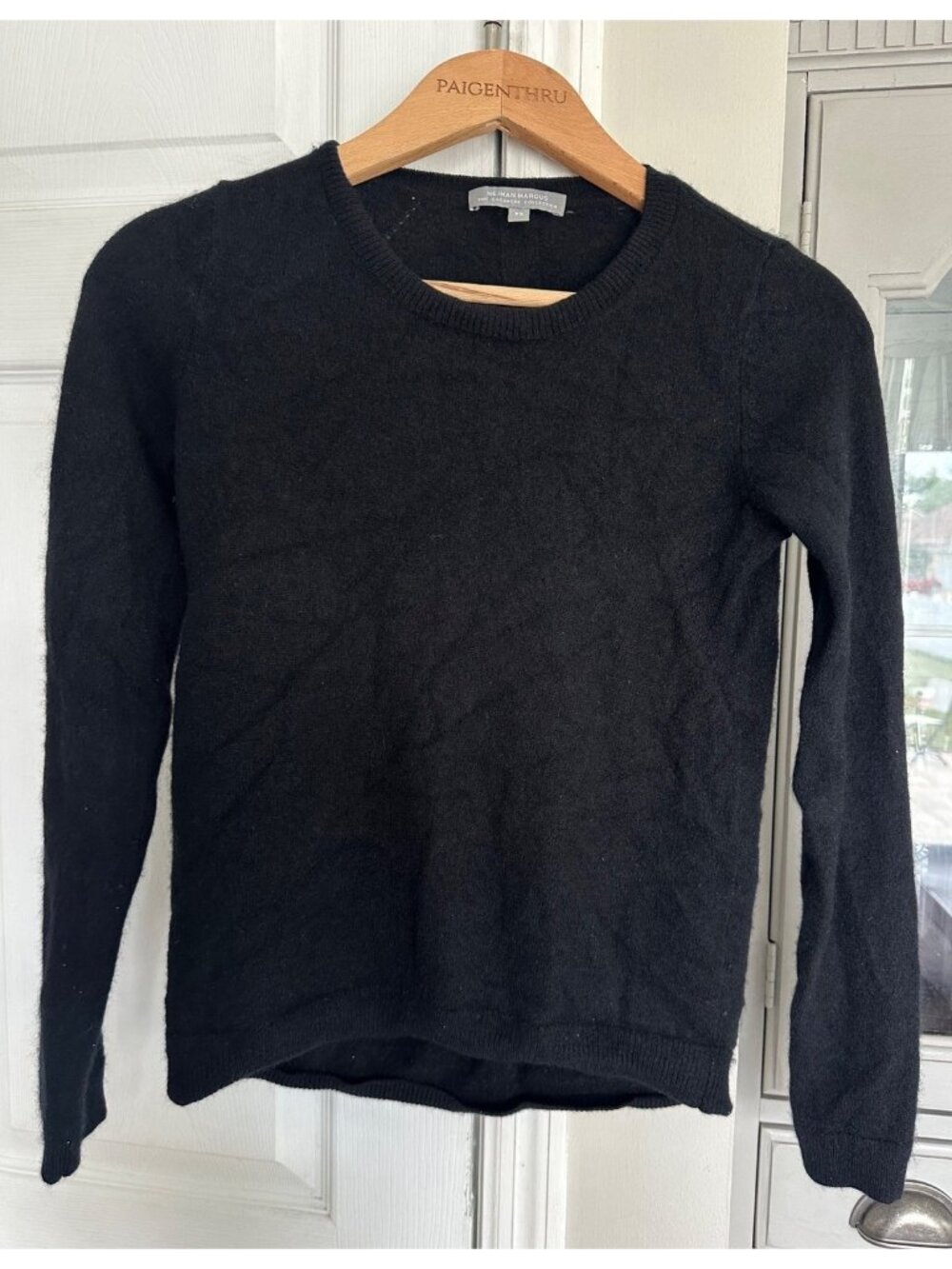 Neiman Marcus The Cashmere Collection Womens XS Black Crewneck Sweater